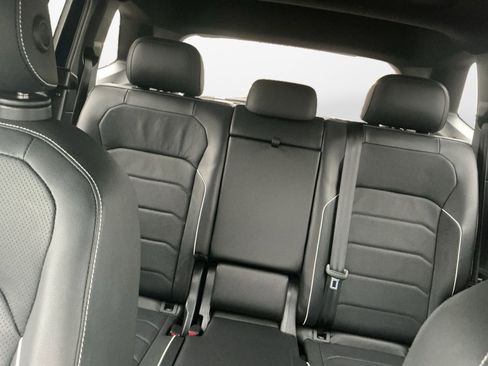 Used 2023 Volkswagen Tiguan SEL R-Line image 14