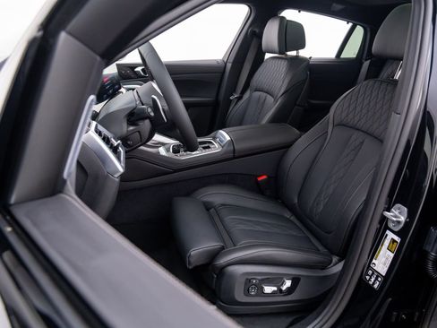 New 2026 BMW X6 M60i image 17