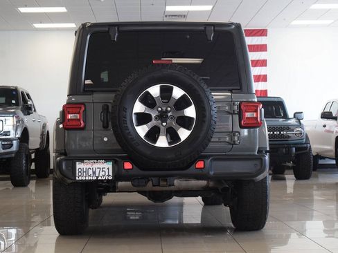 Used 2018 Jeep Wrangler Unlimited Sahara AWD/4WD image 6