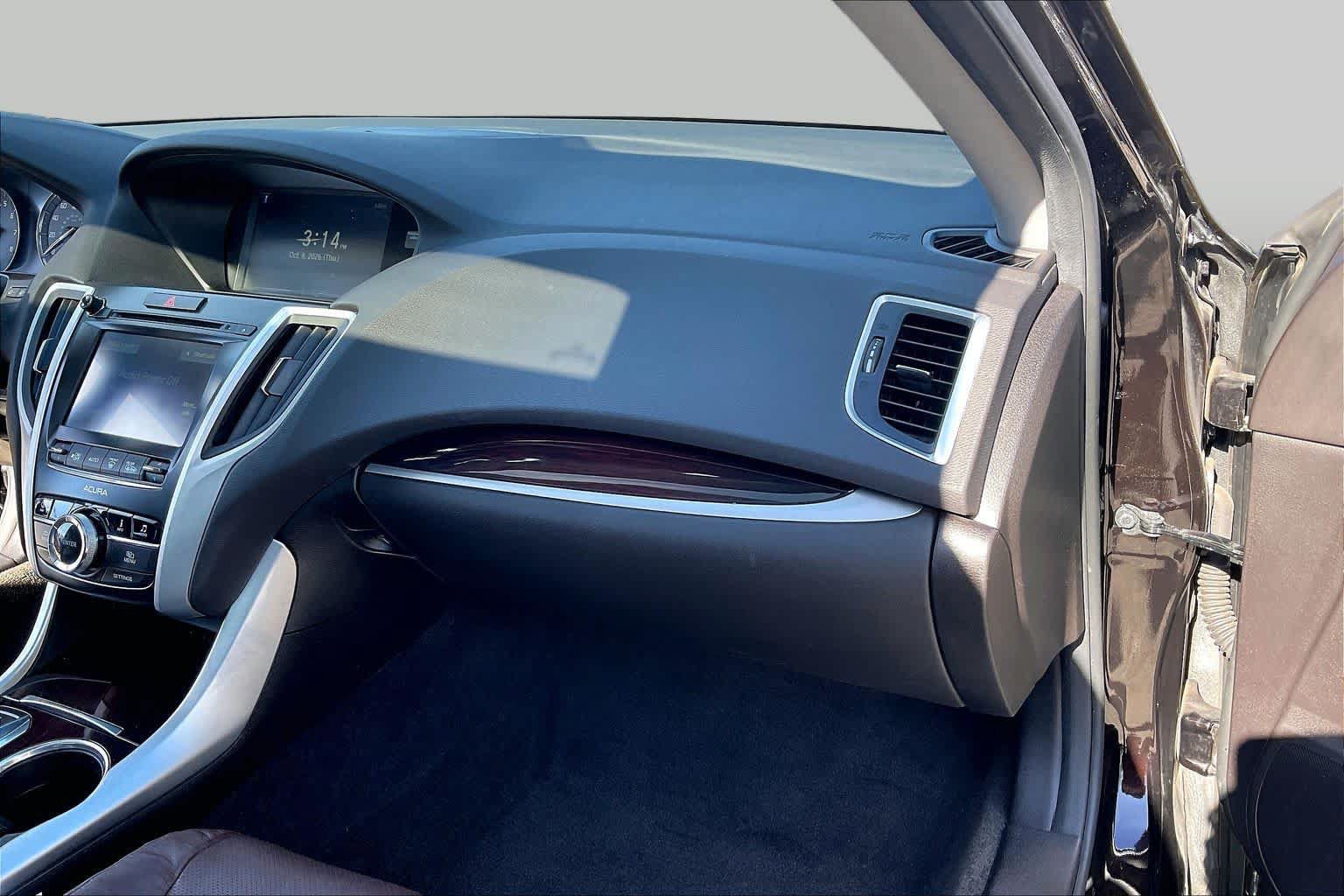 Used 2017 Acura TLX w/ Technology Package FWD image 18