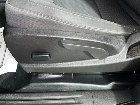 Used 2022 Chevrolet Colorado LT w/ Fleet Safety Package RWD image 14