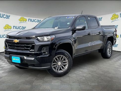 Used 2023 Chevrolet Colorado LT w/ LT Convenience Package AWD/4WD image 3