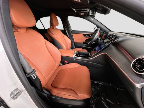 Used 2024 Mercedes-Benz C 300 Sedan image 28