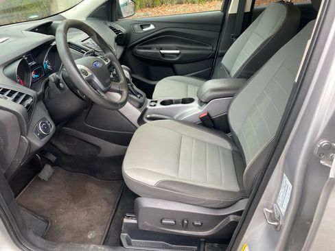 Used 2016 Ford Escape SE image 9