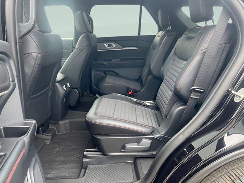 New 2026 Ford Explorer ST-Line w/ ST-Line Street Pack AWD/4WD image 17