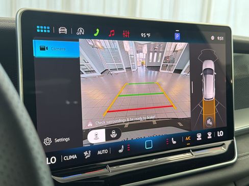 New 2026 Volkswagen Tiguan SE R-Line FWD image 25
