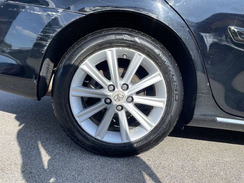 Used 2012 Toyota Camry XLE w/ Convenience Pkg FWD image 12