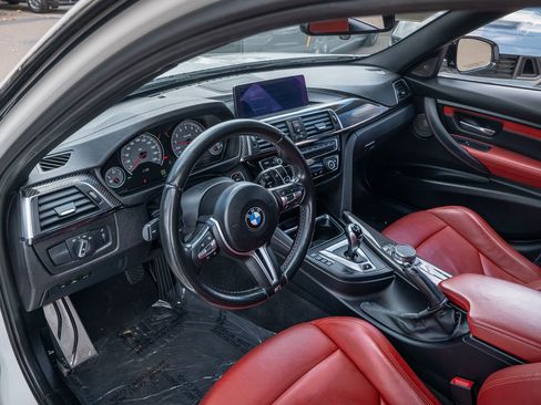 Used 2018 BMW M3 Base image 25