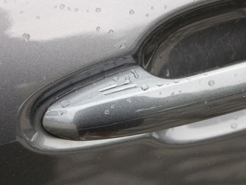 Used 2022 Toyota Highlander LE FWD image 16