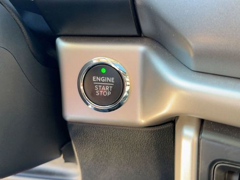 Used 2022 Ford Expedition XLT image 28