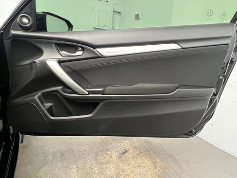 Used 2020 Honda Civic EX image 10
