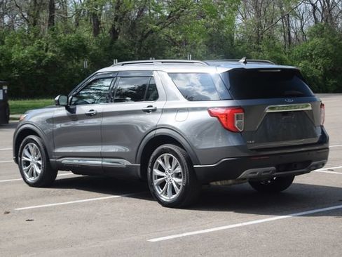 Used 2023 Ford Explorer XLT w/ Equipment Group 202A AWD/4WD image 25