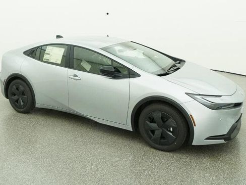 New 2026 Toyota Prius LE image 12