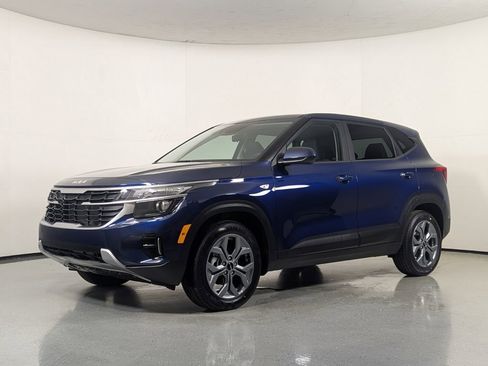 Used 2026 Kia Seltos LX FWD image 3