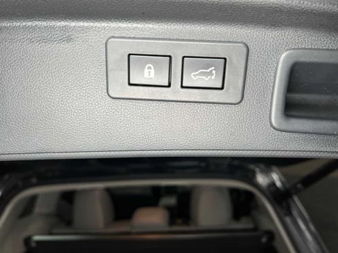 Used 2024 Subaru Forester Premium AWD/4WD image 17