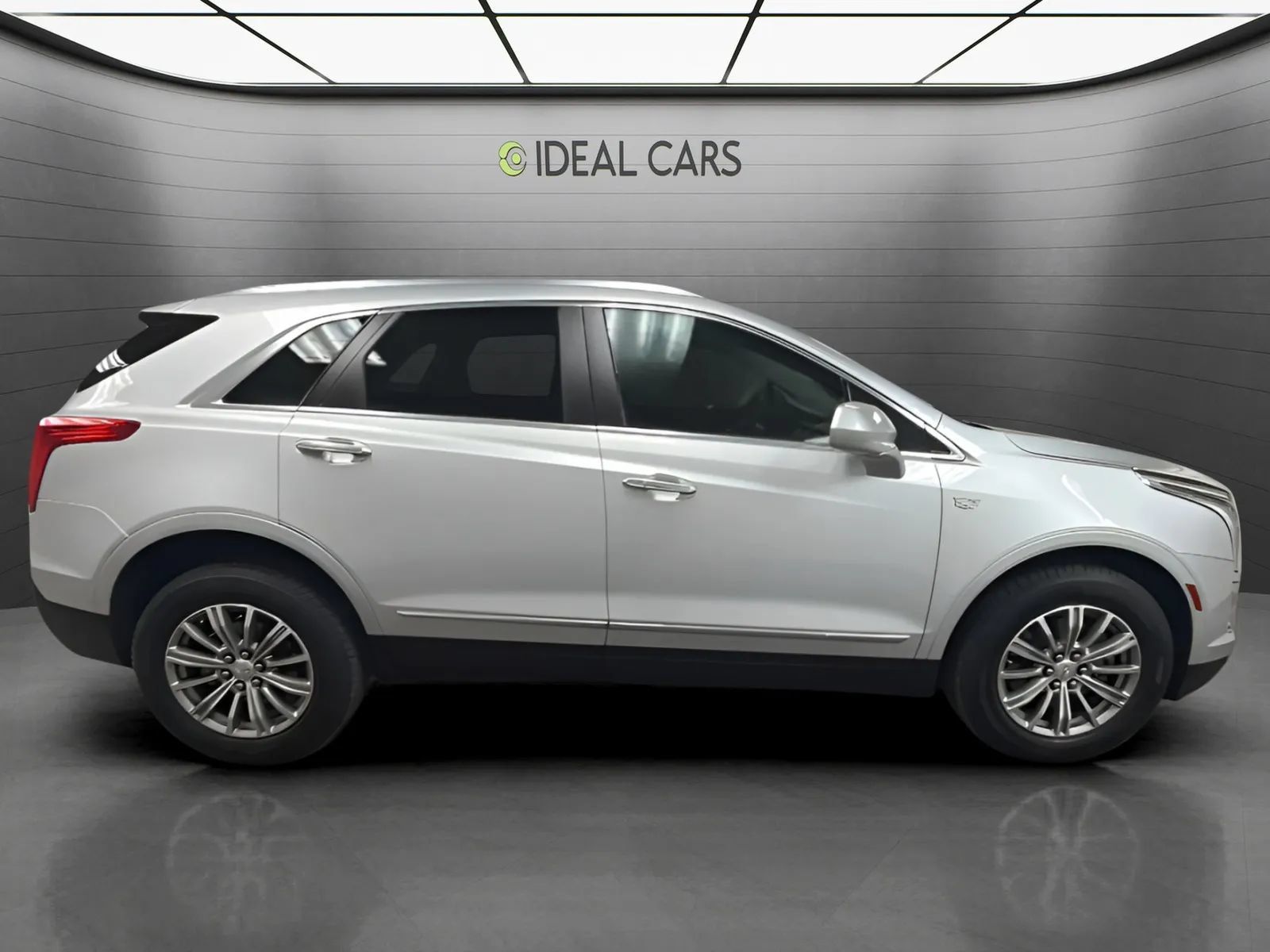 Used 2017 Cadillac XT5 Luxury FWD image 4