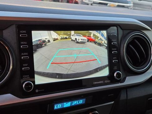 Used 2022 Toyota Tacoma SR5 RWD image 19
