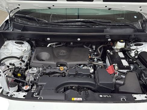 Certified 2025 Toyota RAV4 LE image 25