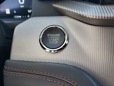 Used 2025 Ford Explorer Active w/ Active Comfort Package image 26