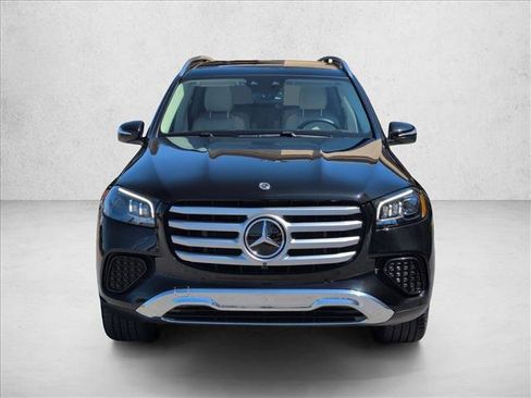 Used 2024 Mercedes-Benz GLS 450 4MATIC image 2
