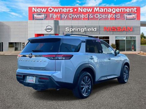 Certified 2024 Nissan Pathfinder SV image 5