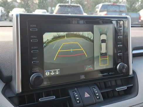 Used 2020 Toyota RAV4 Limited image 16