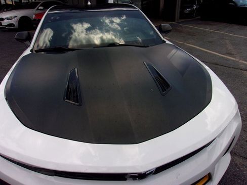 Used 2018 Chevrolet Camaro SS RWD image 12