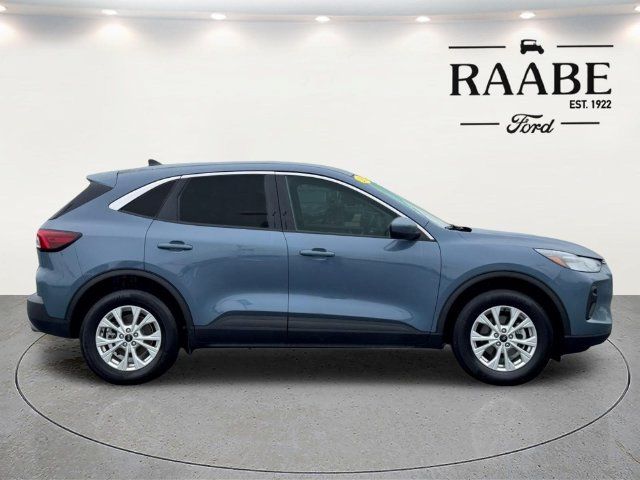Used 2023 Ford Escape Active w/ Tech Pack #2 AWD/4WD image 8