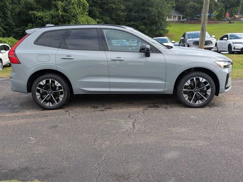 New 2026 Volvo XC60 T8 Plus w/ Climate Package PRO AWD/4WD image 7