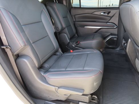 Used 2024 Chevrolet Traverse Z71 w/ Enhanced Driving Package image 16