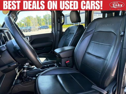 Used 2018 Jeep Wrangler Unlimited Sahara AWD/4WD image 11