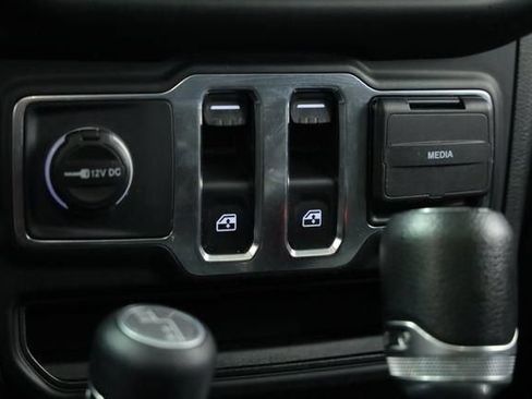 Used 2023 Jeep Wrangler Sport AWD/4WD image 18