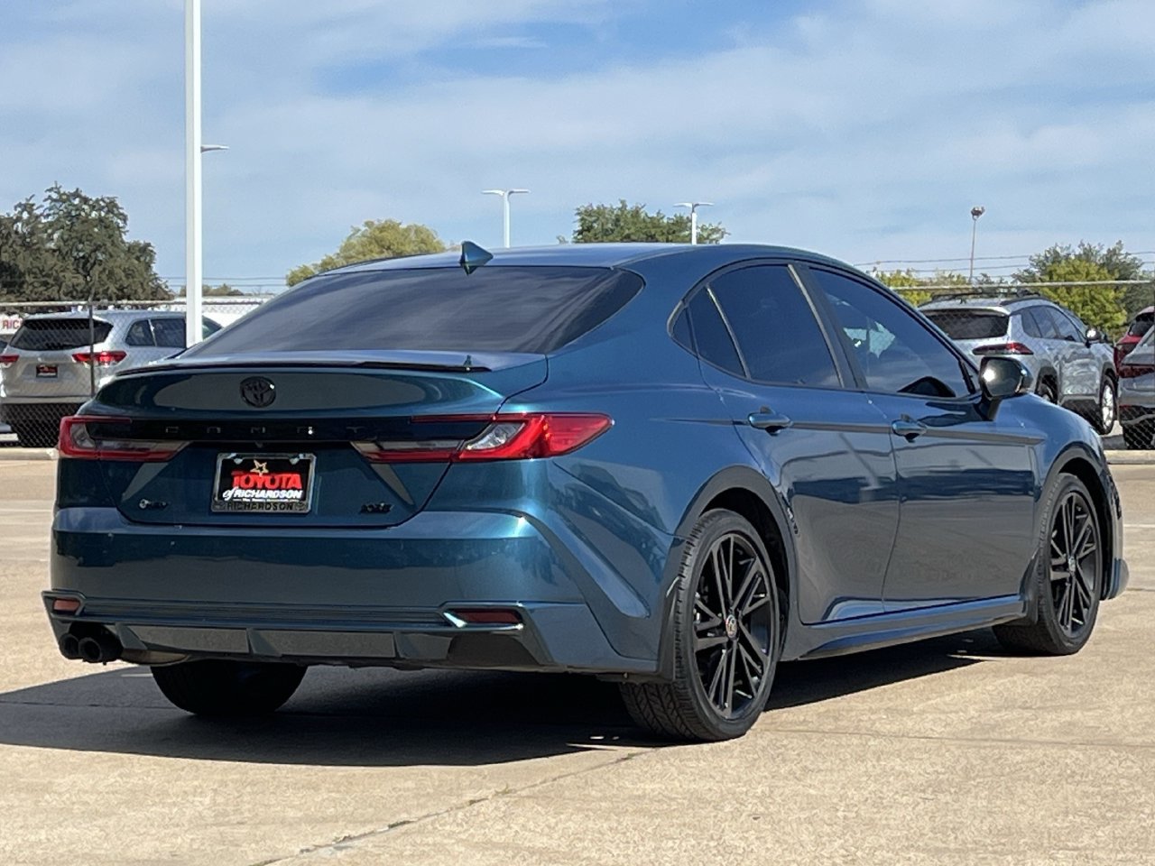 Used 2025 Toyota Camry XSE FWD image 4