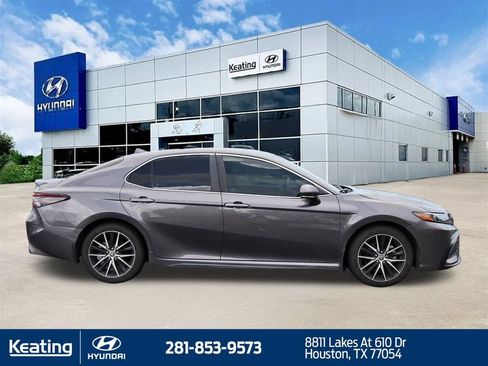 Used 2024 Toyota Camry SE FWD image 4