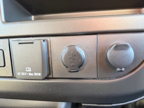 Used 2020 Chevrolet Express 3500 w/ Driver Convenience Package image 20