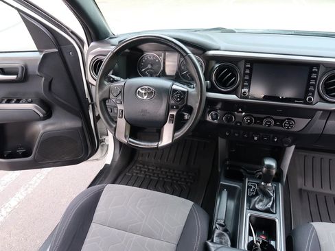 Used 2020 Toyota Tacoma TRD Sport w/ Technology Package AWD/4WD image 29