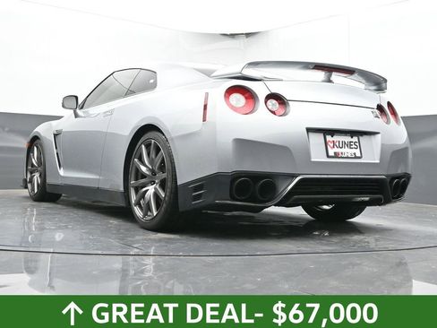 Used 2012 Nissan GT-R Premium image 50