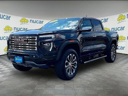 Used 2025 GMC Canyon Denali AWD/4WD image 3