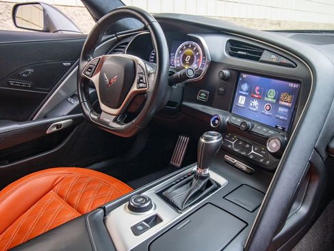 Used 2015 Chevrolet Corvette Z06 w/ 3LZ Preferred Equipment Group image 24