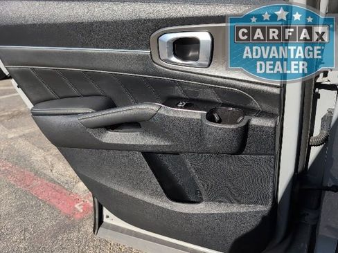 Used 2022 Kia Sorento SX image 9