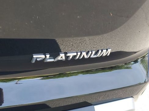 Used 2024 Nissan Pathfinder Platinum FWD image 29