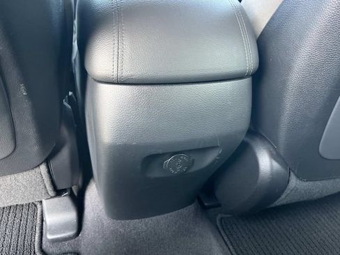 Used 2018 Hyundai Santa Fe Sport w/ 2.4L Value Package 02 FWD image 16
