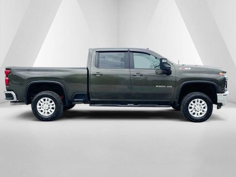 Used 2022 Chevrolet Silverado 2500 LT w/ Convenience Package AWD/4WD image 9