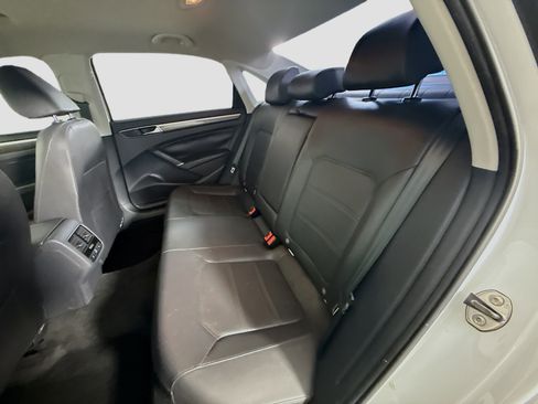 Used 2016 Volkswagen Passat 1.8T SE w/ Lighting Package image 25