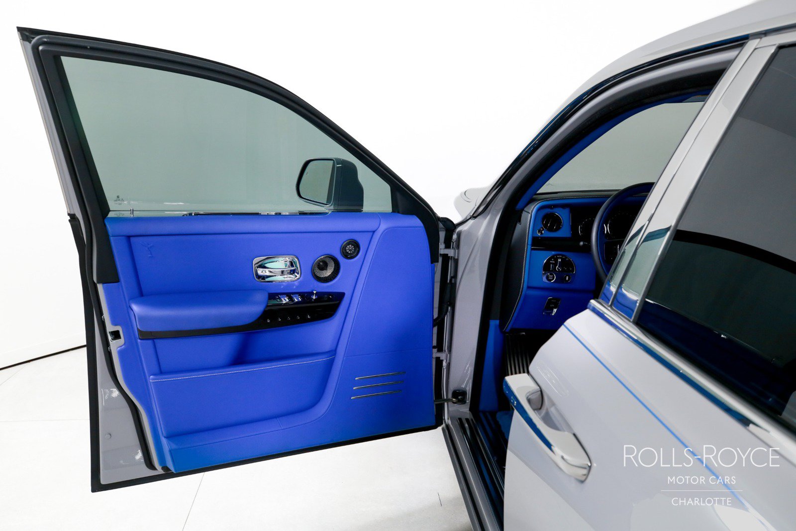 Used 2024 Rolls-Royce Phantom Sedan w/ The Phantom Package RWD image 11