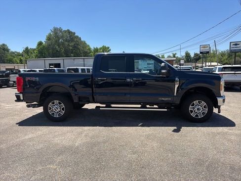 New 2025 Ford F250 XLT w/ FX4 Off-Road Package AWD/4WD image 5