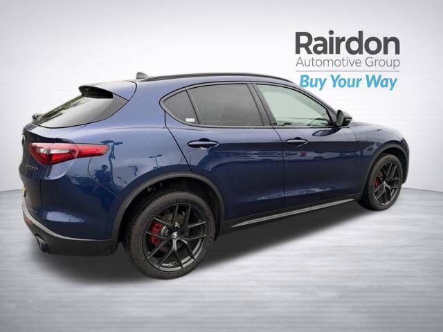 Used 2019 Alfa Romeo Stelvio Ti Sport w/ Quick Order Package 22S Sport AWD/4WD image 7