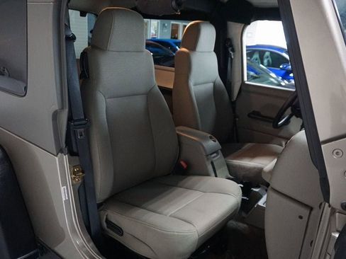 Used 2006 Jeep Wrangler Unlimited Rubicon w/ Security Group AWD/4WD image 33