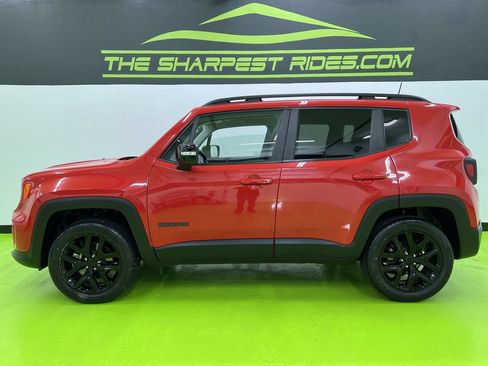 Used 2023 Jeep Renegade Altitude AWD/4WD image 6