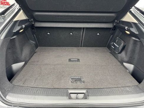 Used 2023 Nissan Ariya AWD image 12